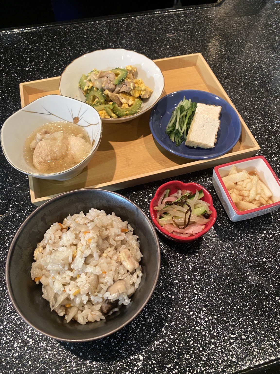 QUEENSの手作り和食とおばんざい